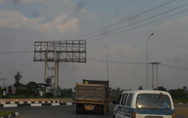 Port-harcourt Unipole Board ALONG AIRPORT RD OPP. INTERNATIONAL AIRPORT (INVM)