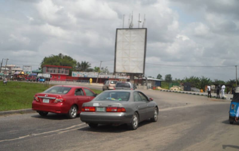 Warri Unipole Board ALONG WARRI PH ROAD BY DSC ROUND ABOUT WARRI FTF EFFURUN (INVM)