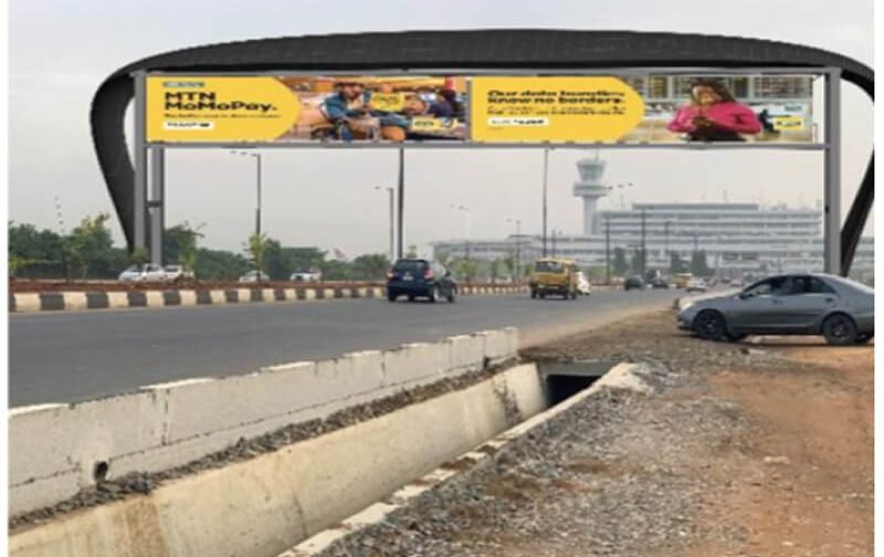 INTERNATIONAL  AIRPORT ROAD LED GANTRY (JS)
