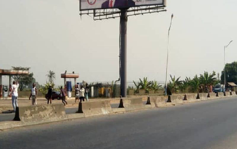 Asaba Unipole ALONG ASABA ONITSHA ROAD BY VINA PETROL STATION, ASABA (OE)