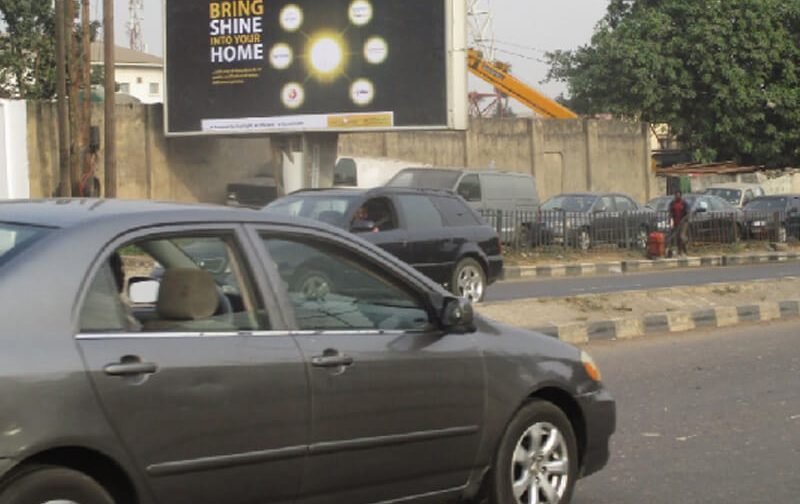 Lightbox ALONG OREGUN ROAD BY GM MOTORS OREGUN (OE)